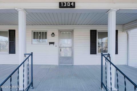 Tiny photo for 1304 Douglas Parkway, Findlay, OH 45840 (MLS # 10003169)