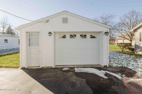 Tiny photo for 1304 Douglas Parkway, Findlay, OH 45840 (MLS # 10003169)