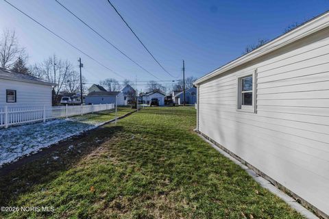 Tiny photo for 1304 Douglas Parkway, Findlay, OH 45840 (MLS # 10003169)