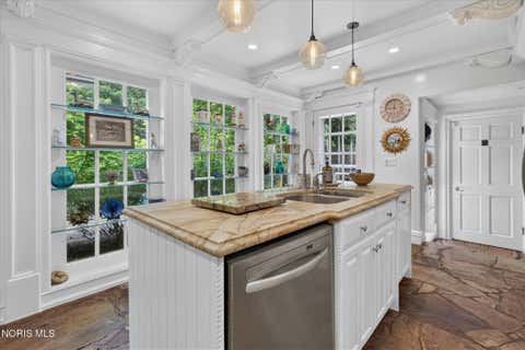 Tiny photo for 2228 Orchard Road, Ottawa Hills, OH 43606 (MLS # 10011187)