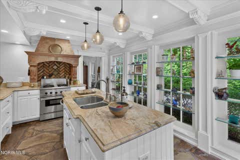 Tiny photo for 2228 Orchard Road, Ottawa Hills, OH 43606 (MLS # 10011187)
