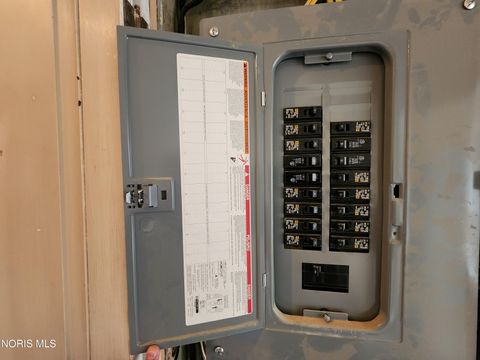 Tiny photo for 424 Winthrop Street, Toledo, OH 43620 (MLS # 10006236)