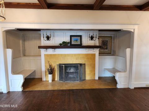 Tiny photo for 424 Winthrop Street, Toledo, OH 43620 (MLS # 10006236)