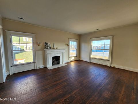 Tiny photo for 424 Winthrop Street, Toledo, OH 43620 (MLS # 10006236)