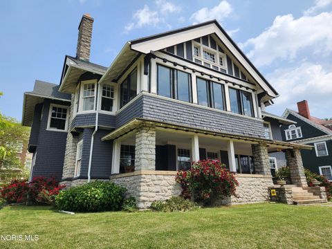 Tiny photo for 424 Winthrop Street, Toledo, OH 43620 (MLS # 10006236)