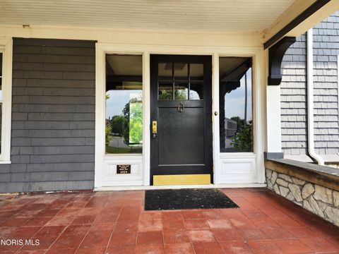 Tiny photo for 424 Winthrop Street, Toledo, OH 43620 (MLS # 10006236)