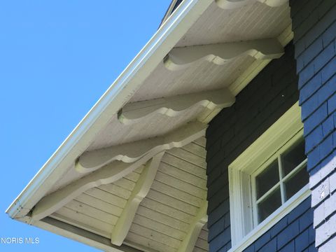 Tiny photo for 424 Winthrop Street, Toledo, OH 43620 (MLS # 10006236)