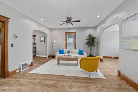 Tiny photo for 3624 Hoiles Avenue, Toledo, OH 43612 (MLS # 10009989)