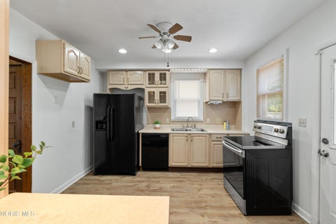Tiny photo for 3624 Hoiles Avenue, Toledo, OH 43612 (MLS # 10009989)