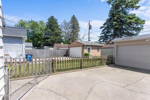 Tiny photo for 1487 Crestwood Road, Toledo, OH 43612 (MLS # 10008450)