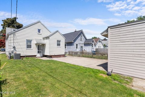 Tiny photo for 1487 Crestwood Road, Toledo, OH 43612 (MLS # 10008450)