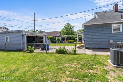 Tiny photo for 1487 Crestwood Road, Toledo, OH 43612 (MLS # 10008450)
