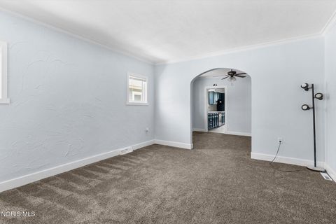 Tiny photo for 1487 Crestwood Road, Toledo, OH 43612 (MLS # 10008450)