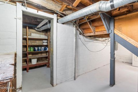 Tiny photo for 1487 Crestwood Road, Toledo, OH 43612 (MLS # 10008450)