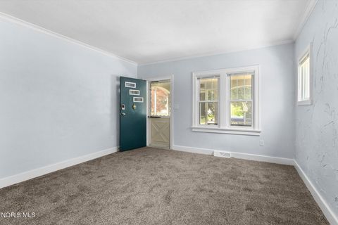 Tiny photo for 1487 Crestwood Road, Toledo, OH 43612 (MLS # 10008450)