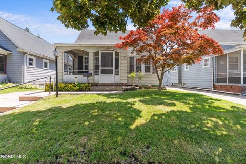 Tiny photo for 1487 Crestwood Road, Toledo, OH 43612 (MLS # 10008450)