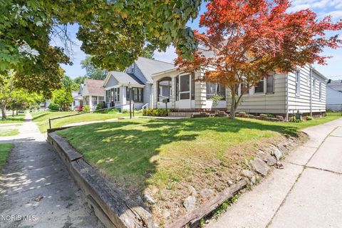 Tiny photo for 1487 Crestwood Road, Toledo, OH 43612 (MLS # 10008450)