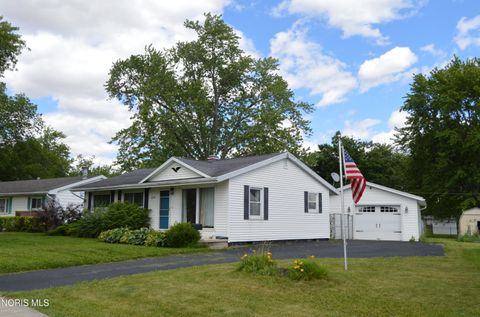Tiny photo for 2219 Greenacre Drive, Findlay, OH 45840 (MLS # 10009163)
