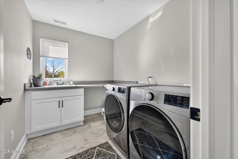 Tiny photo for 4956 Buckeye Drive, Maumee, OH 43537 (MLS # 10014665)