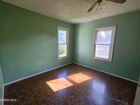 Tiny photo for 118 Seneca Avenue, Fostoria, OH 44830 (MLS # 10012584)
