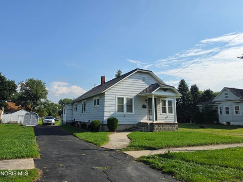 Tiny photo for 118 Seneca Avenue, Fostoria, OH 44830 (MLS # 10012584)