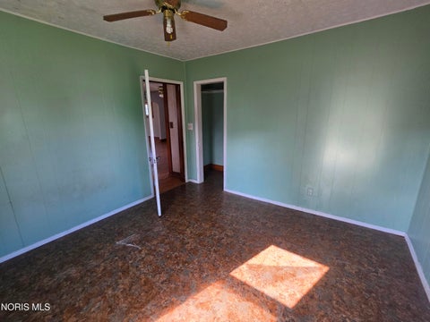 Tiny photo for 118 Seneca Avenue, Fostoria, OH 44830 (MLS # 10012584)