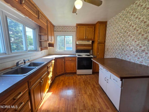 Tiny photo for 118 Seneca Avenue, Fostoria, OH 44830 (MLS # 10012584)