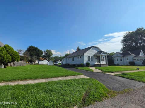 Tiny photo for 118 Seneca Avenue, Fostoria, OH 44830 (MLS # 10012584)