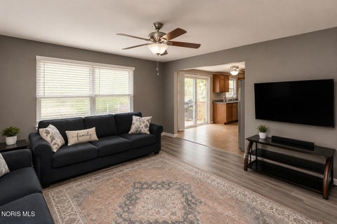 Tiny photo for 5678 Greenridge Drive, Toledo, OH 43615 (MLS # 10010603)