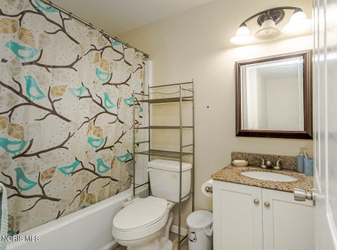 Tiny photo for 5678 Greenridge Drive, Toledo, OH 43615 (MLS # 10010603)