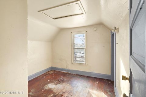 Tiny photo for 1049 King Street, Toledo, OH 43607 (MLS # 10004066)