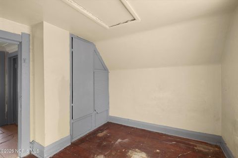 Tiny photo for 1049 King Street, Toledo, OH 43607 (MLS # 10004066)