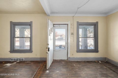 Tiny photo for 1049 King Street, Toledo, OH 43607 (MLS # 10004066)