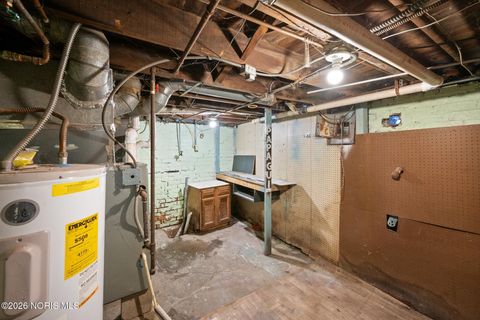 Tiny photo for 1049 King Street, Toledo, OH 43607 (MLS # 10004066)