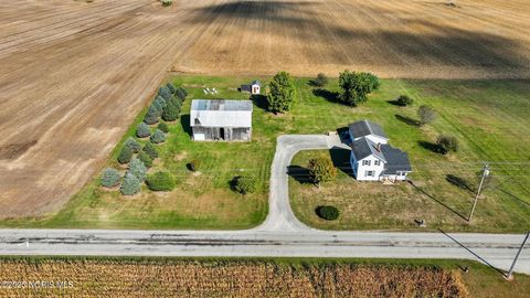 Photo of 3466 County Road V, Liberty Center, OH 43532 (MLS # 10000232)