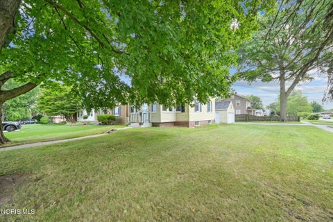 Tiny photo for 3004 Starr Avenue, Oregon, OH 43616 (MLS # 10011290)