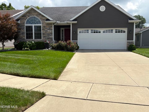 Tiny photo for 824 Meadowland Trail, Toledo, OH 43615 (MLS # 10012113)