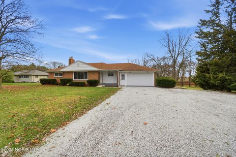 Tiny photo for 421 Parklane Drive, Woodville, OH 43469 (MLS # 10001822)
