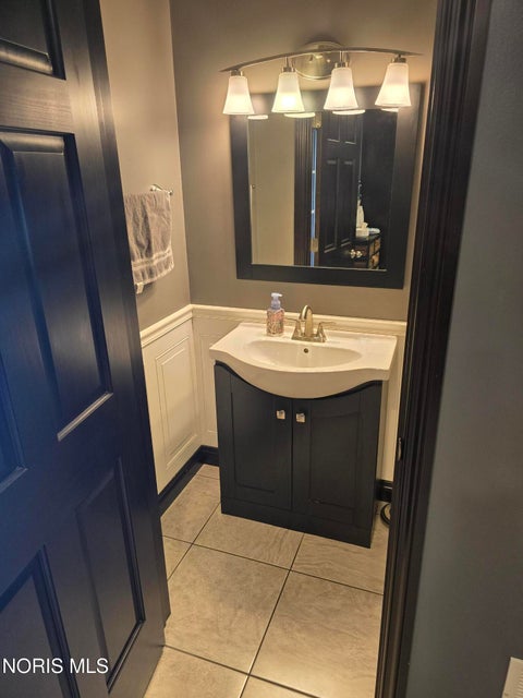Tiny photo for 145 Gibson Court, Tiffin, OH 44883 (MLS # 10013070)