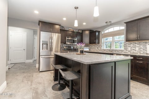 Tiny photo for 5866 Walnut Springs Boulevard, Sylvania, OH 43560 (MLS # 10013677)