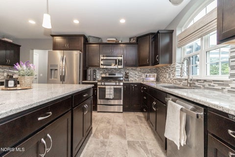 Tiny photo for 5866 Walnut Springs Boulevard, Sylvania, OH 43560 (MLS # 10013677)