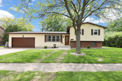 Photo of 1443 Rosewood Drive, Bowling Green, OH 43402 (MLS # 10007298)