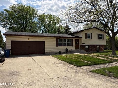 Photo of 1443 Rosewood Drive, Bowling Green, OH 43402 (MLS # 10007298)