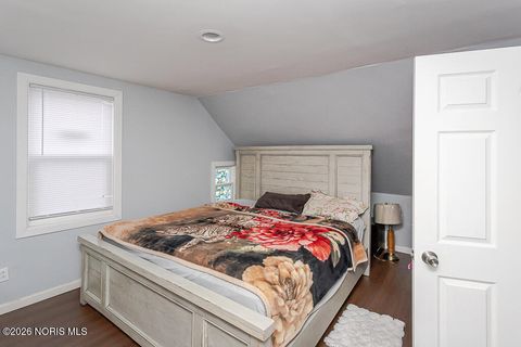 Tiny photo for 814 Stillman Street, Toledo, OH 43605 (MLS # 10002959)