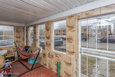 Tiny photo for 814 Stillman Street, Toledo, OH 43605 (MLS # 10002959)