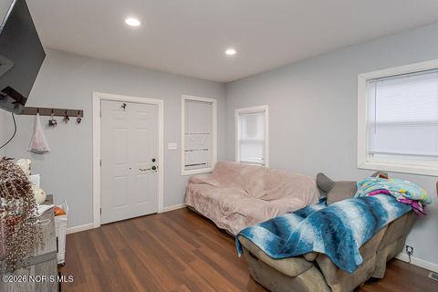 Tiny photo for 814 Stillman Street, Toledo, OH 43605 (MLS # 10002959)