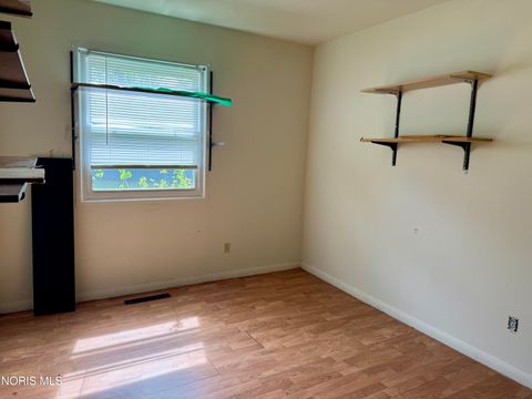 Tiny photo for 101 Abbotswood Drive, Toledo, OH 43615 (MLS # 10006935)