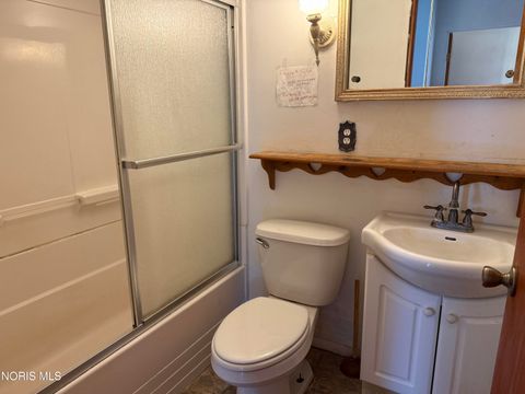 Tiny photo for 101 Abbotswood Drive, Toledo, OH 43615 (MLS # 10006935)