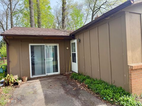 Tiny photo for 101 Abbotswood Drive, Toledo, OH 43615 (MLS # 10006935)