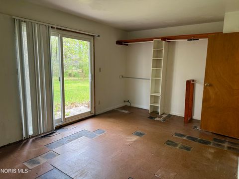 Tiny photo for 101 Abbotswood Drive, Toledo, OH 43615 (MLS # 10006935)